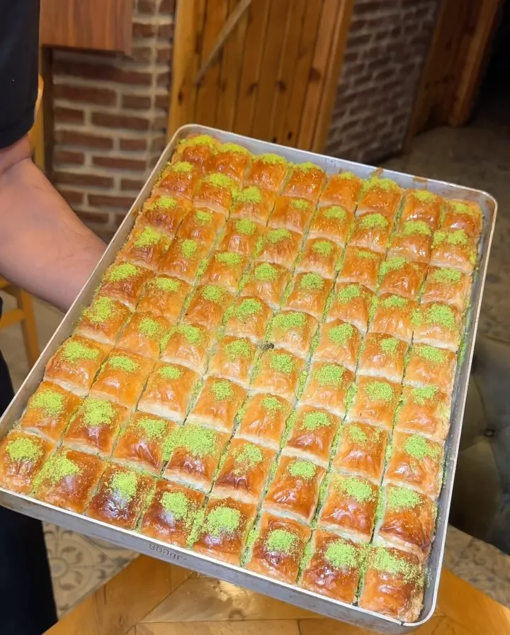 Plateau de baklava à la pistache